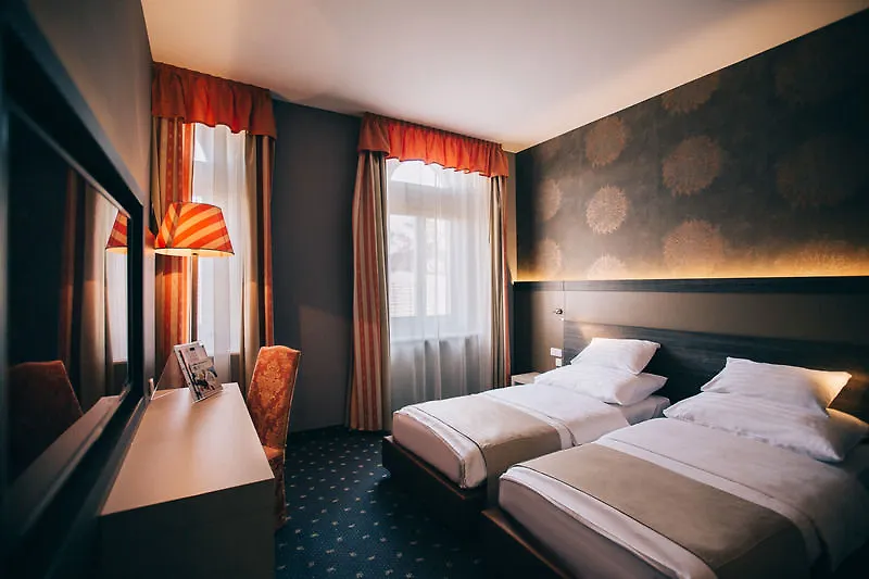 Hotel Museum Budapeste 4*,  Hungria