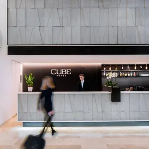 Cube מלון פראג
